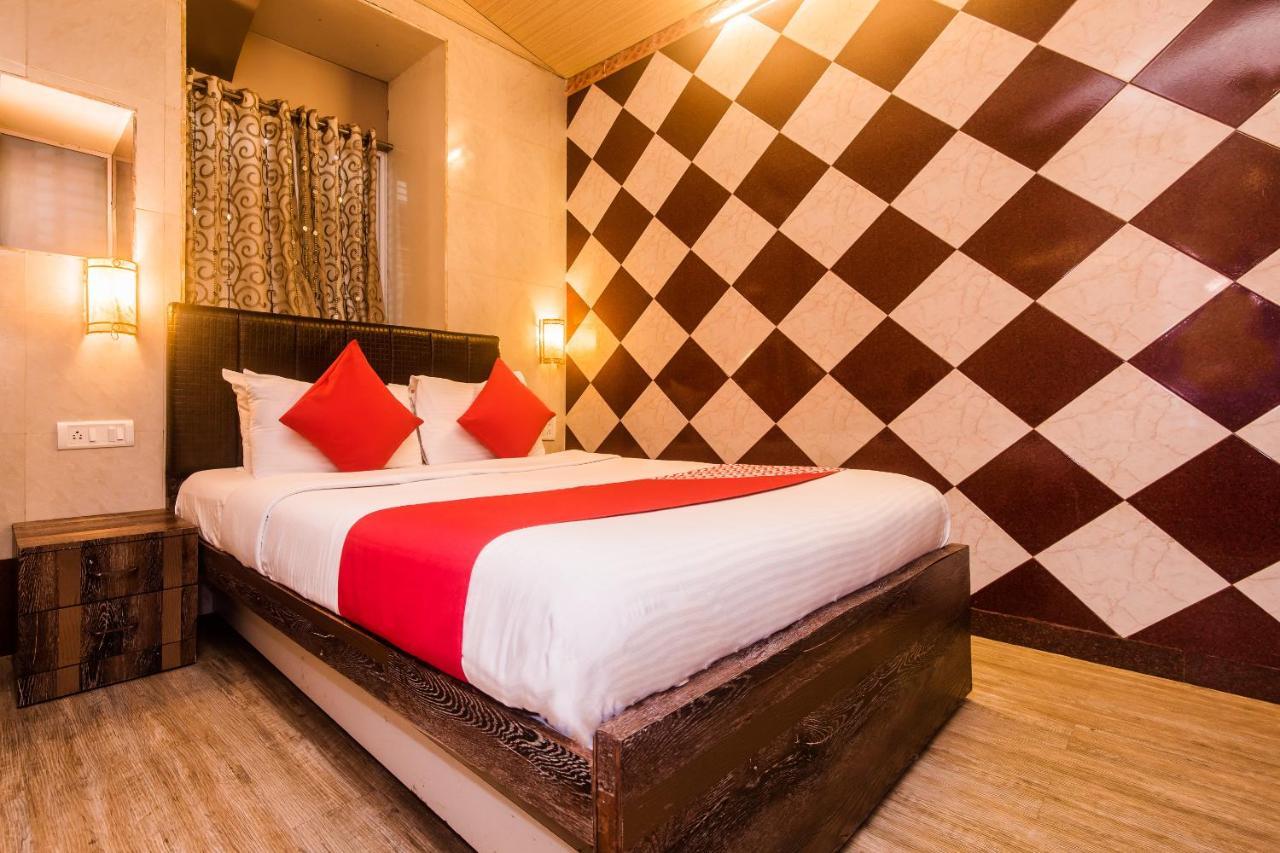 Hotel Oliver, Colaba Mumbai  Buitenkant foto