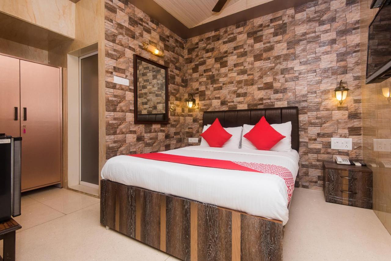 Hotel Oliver, Colaba Mumbai  Buitenkant foto