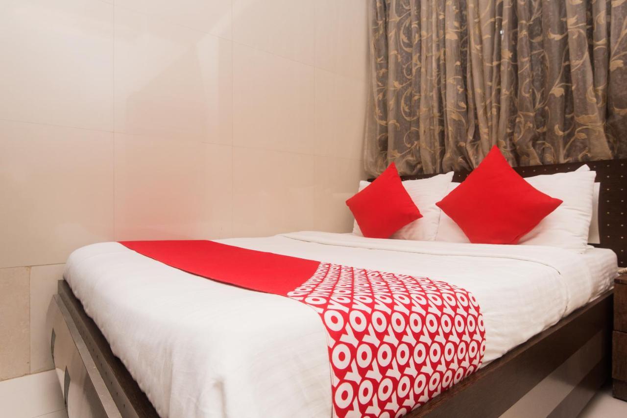 Hotel Oliver, Colaba Mumbai  Buitenkant foto