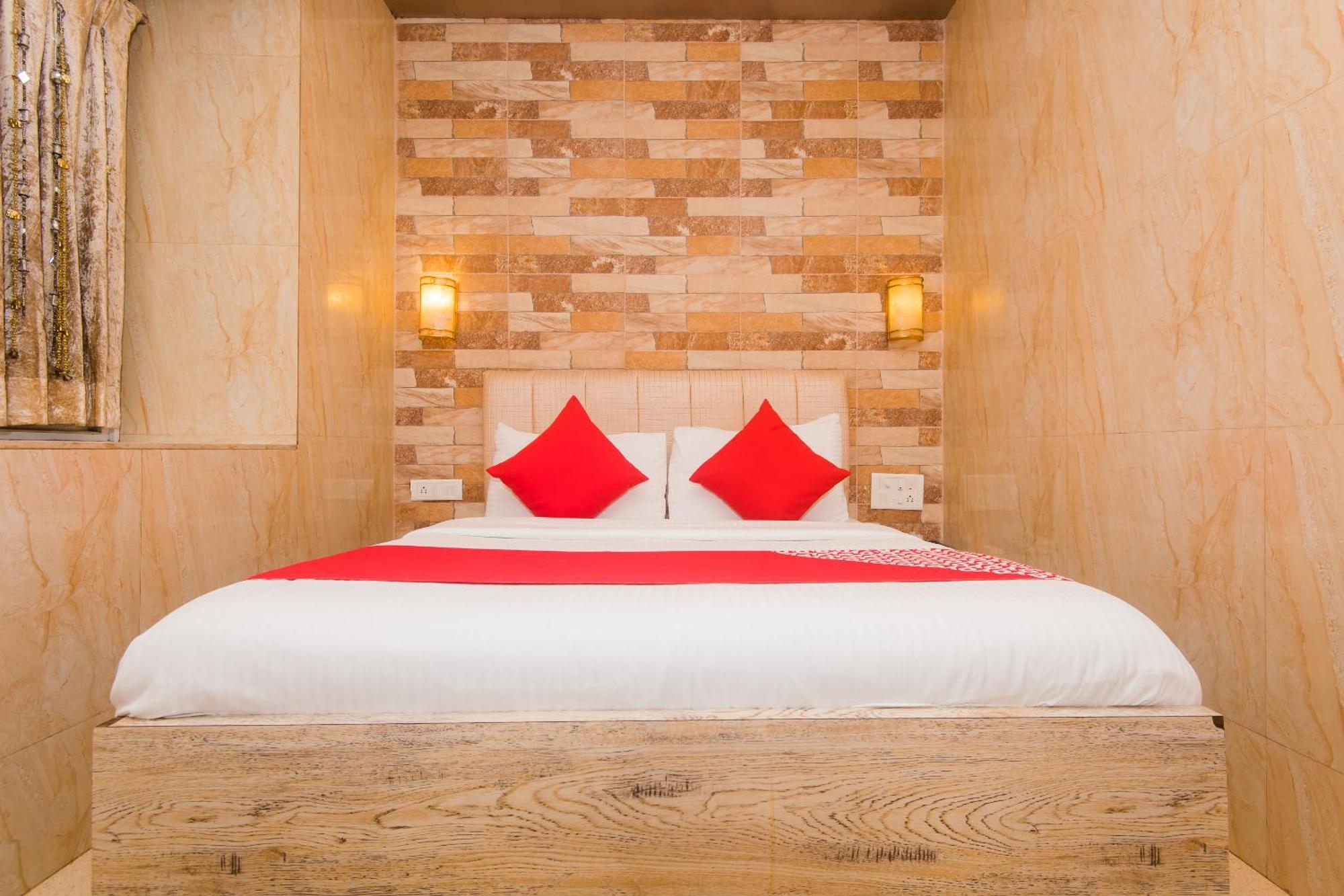 Hotel Oliver, Colaba Mumbai  Buitenkant foto