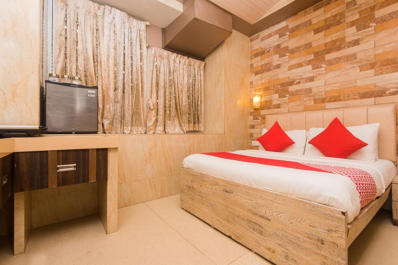 Hotel Oliver, Colaba Mumbai  Buitenkant foto