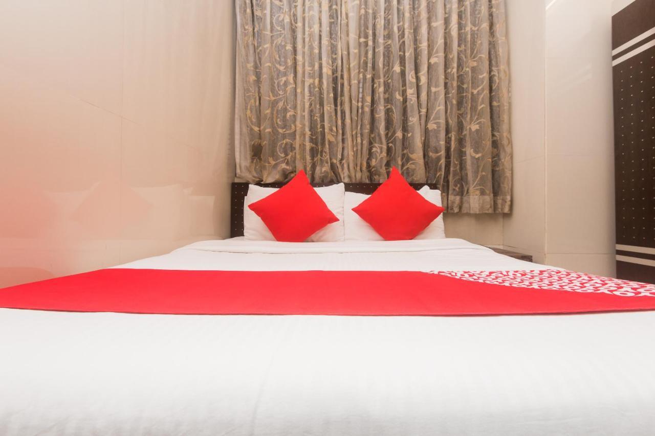Hotel Oliver, Colaba Mumbai  Buitenkant foto